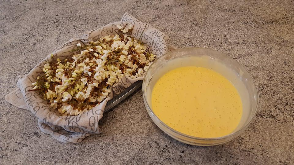 Frittelle di fiori d'acacia Frittelle di fiori d'acacia