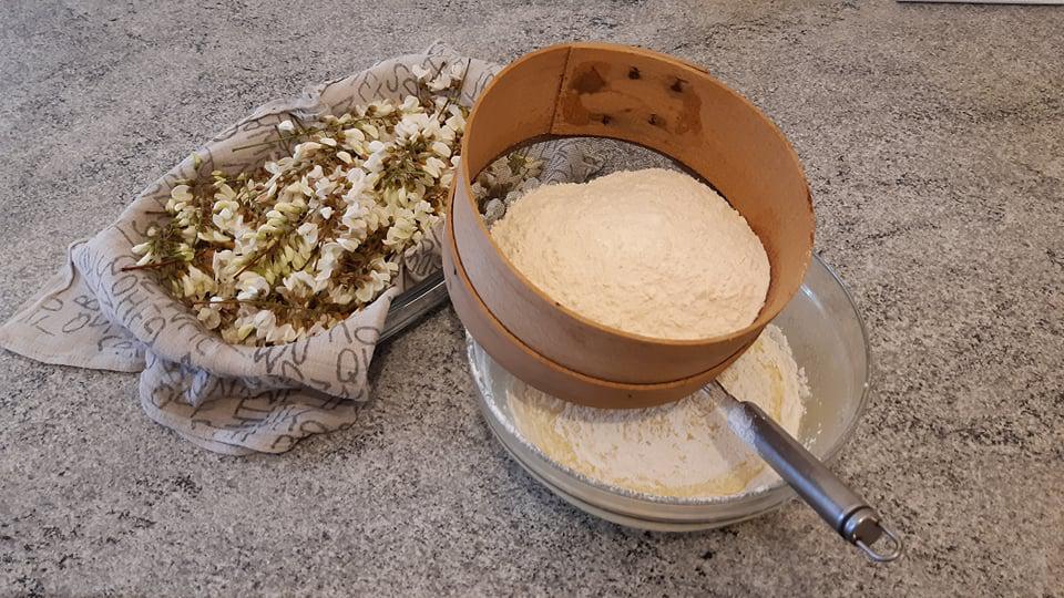 Frittelle di fiori d'acacia Frittelle di fiori d'acacia