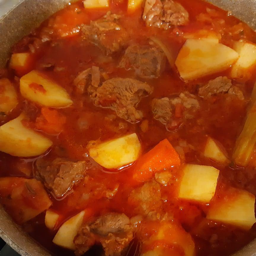 Carne stufata con patate Carne stufata con patate
