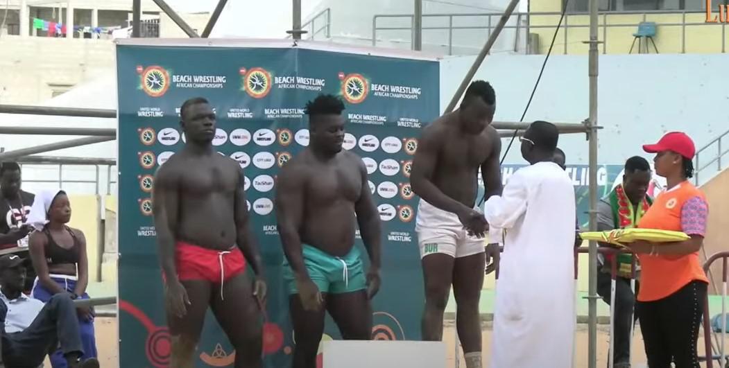 Championnats d’Afrique de Beach Wrestling : le Sénégal prend la 1ère place, le Burkina Faso et la Gambie sur le podium