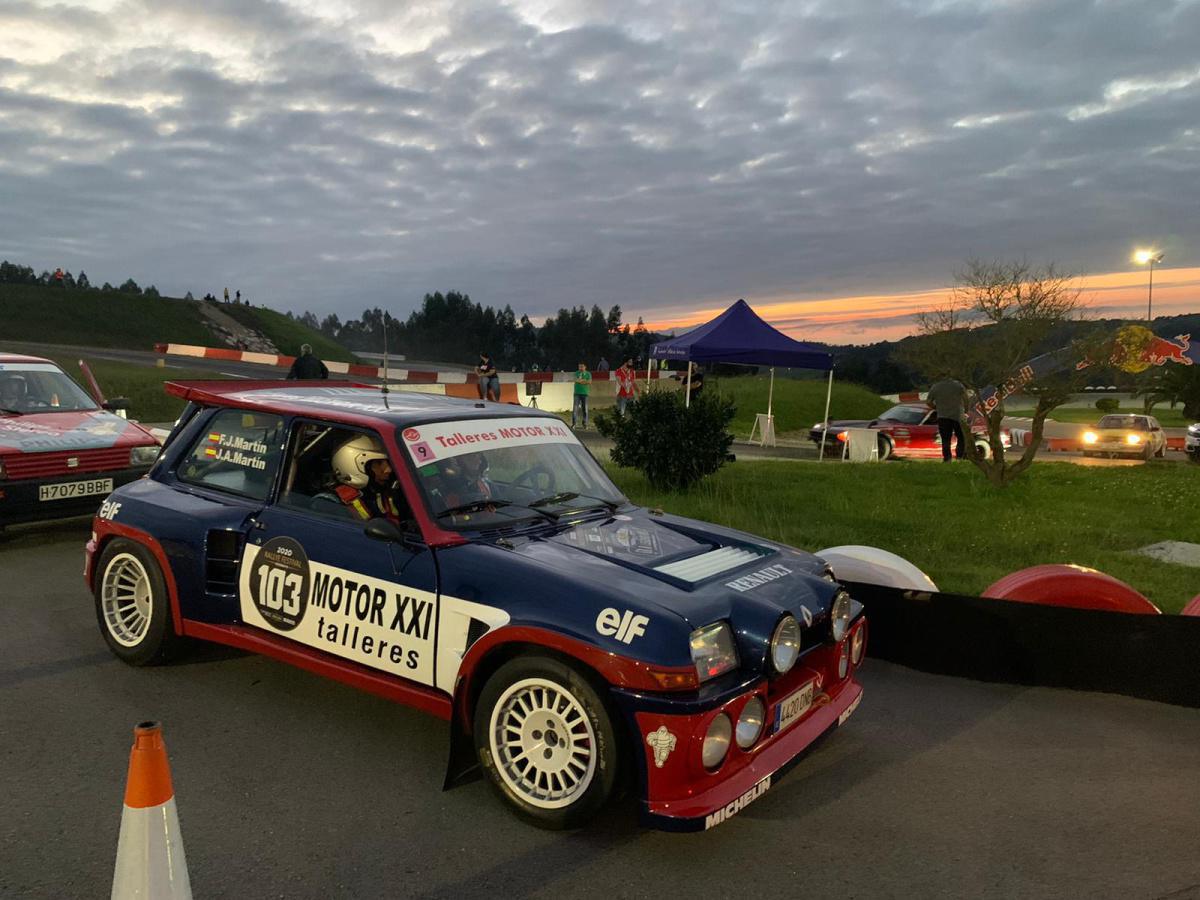 Espectáculo nocturno en la jornada inicial del Rallye Festival Hoznayo Espectáculo nocturno en la jornada inicial del Rallye Festival Hoznayo