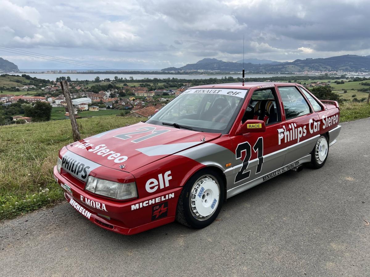 El Renault 21 Turbo de Guillermo Barreras en el Rallye Festival Hoznayo