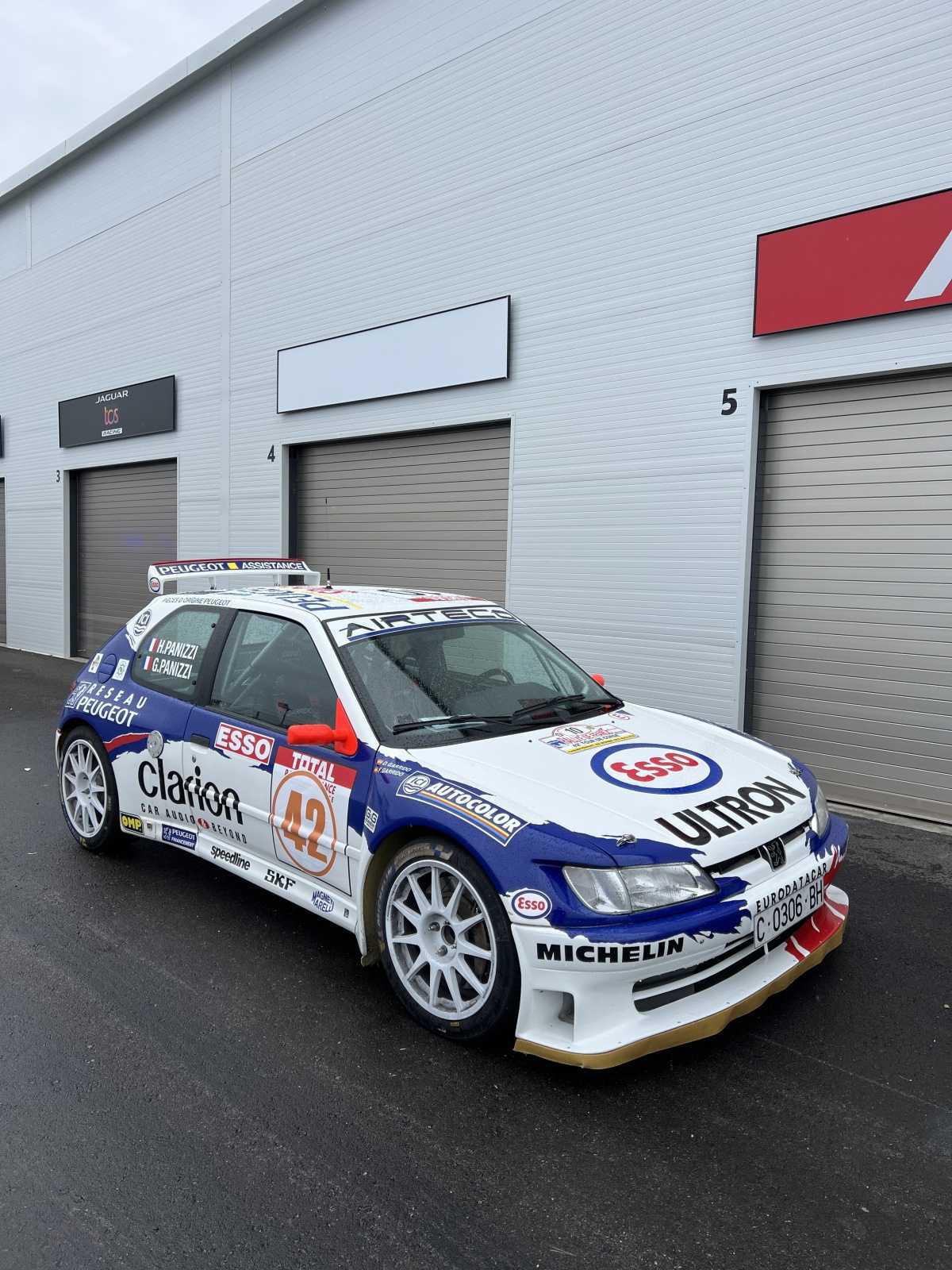 Peugeot 306 Maxi en el Rallye Festival Hoznayo 2025 Peugeot 306 Maxi en el Rallye Festival Hoznayo 2025