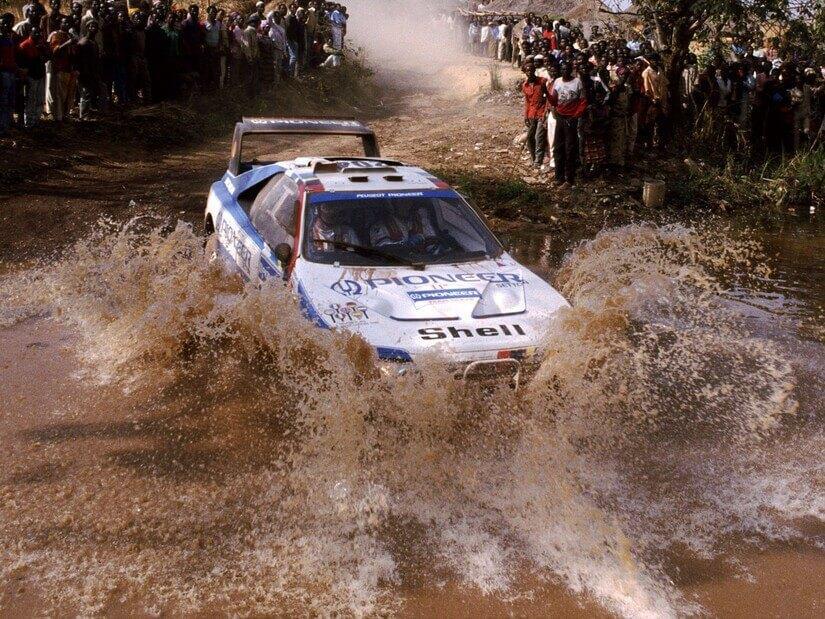 Peugeot 405 T16 Original del Dakar en el Festival Tavern