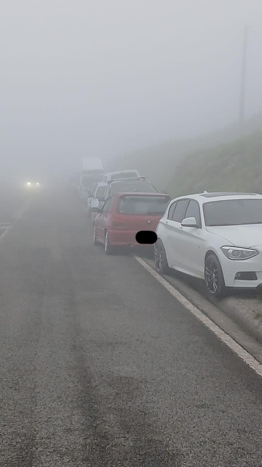 07:08| TC4 Alisas › MUY URGENTE, necesitamos retirar los siguientes coches que están mal aparcados, rogamos a los dueños que los muevan a un sitio donde no molesten. ¡Muchas gracias! 07:08| TC4 Alisas › MUY URGENTE, necesitamos retirar los siguientes coches que están mal aparcados, rogamos a los dueños que los muevan a un sitio donde no molesten. ¡Muchas gracias!