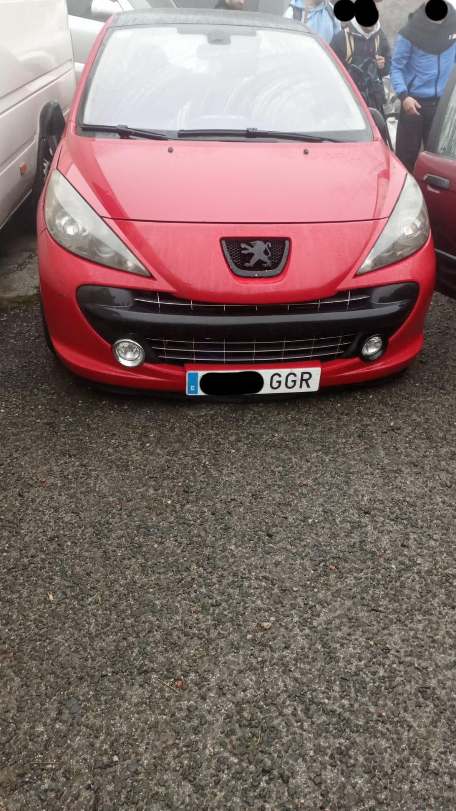 07:40| TC4 Alisas › MUY URGENTE, necesitamos retirar los siguientes coches que están mal aparcados, rogamos a los dueños que los muevan a un sitio donde no molesten. ¡Muchas gracias!