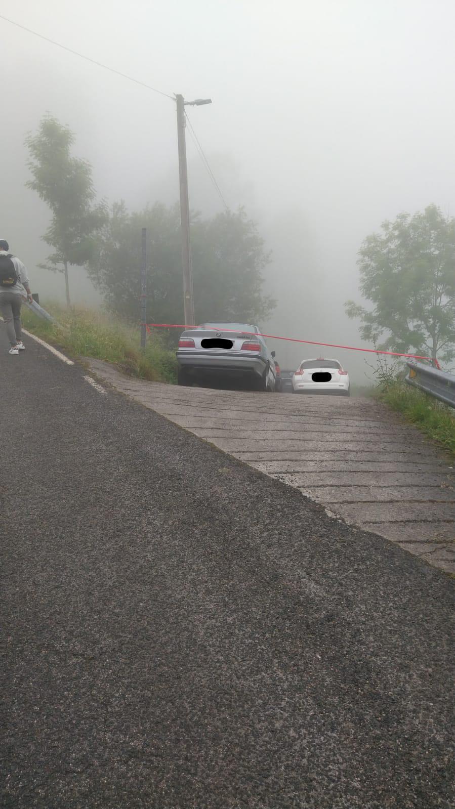 07:58| TC4 Alisas › MUY URGENTE, necesitamos retirar los siguientes coches que están mal aparcados, rogamos a los dueños que los muevan a un sitio donde no molesten. ¡Muchas gracias!