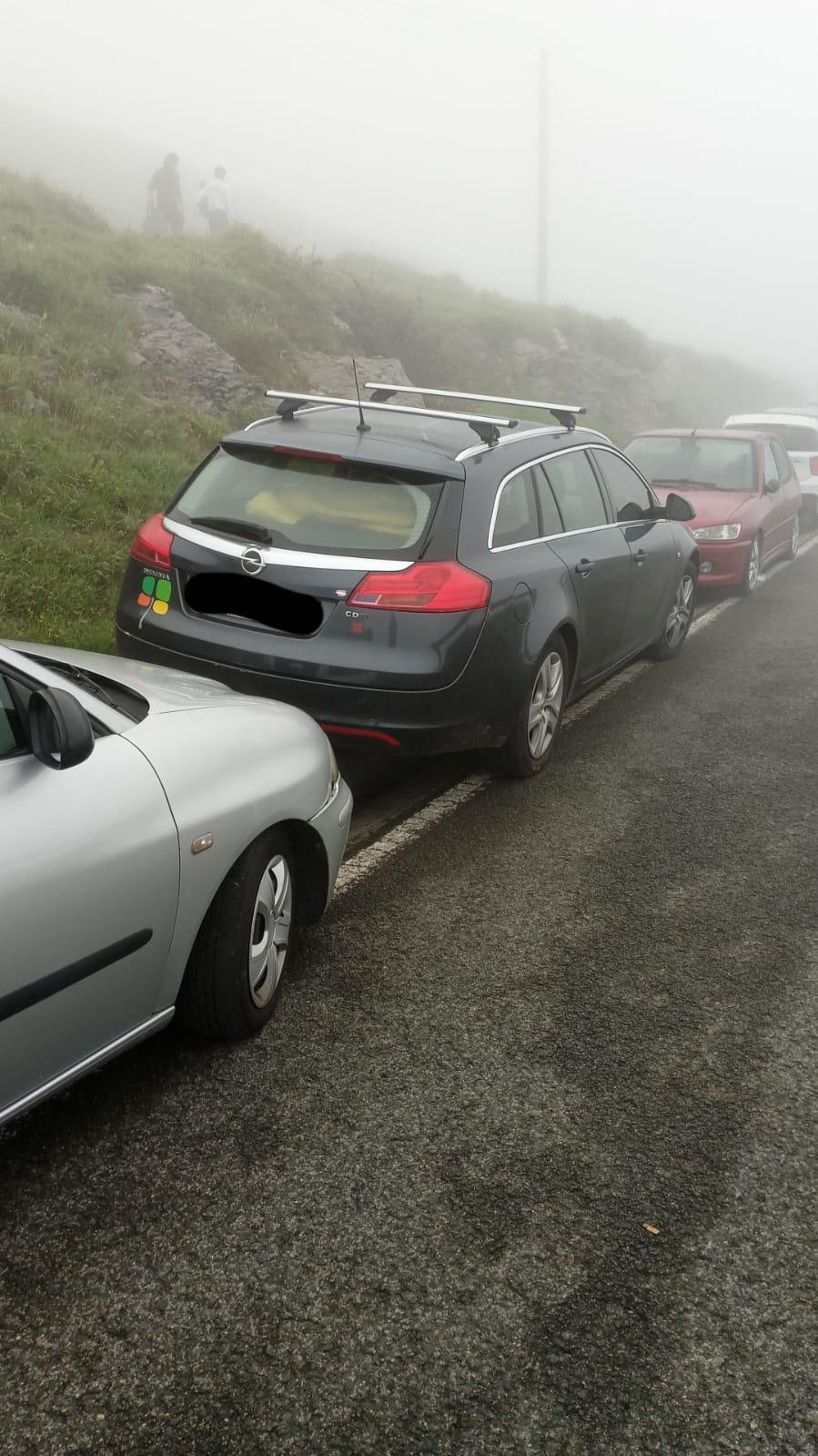 08:22| TC4 Alisas › MUY URGENTE, necesitamos retirar los siguientes coches que están mal aparcados, rogamos a los dueños que los muevan a un sitio donde no molesten. ¡Muchas gracias!