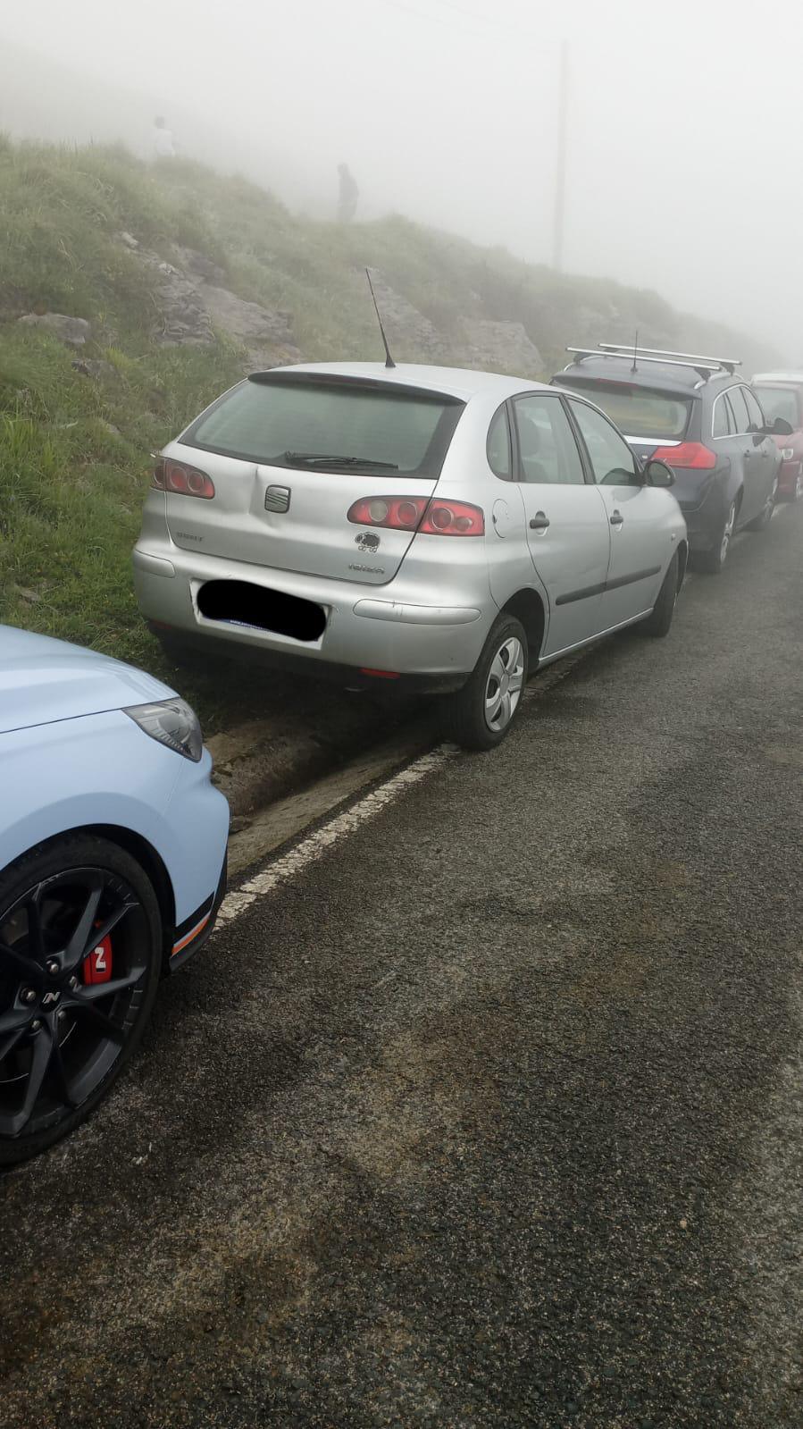 08:22| TC4 Alisas › MUY URGENTE, necesitamos retirar los siguientes coches que están mal aparcados, rogamos a los dueños que los muevan a un sitio donde no molesten. ¡Muchas gracias!