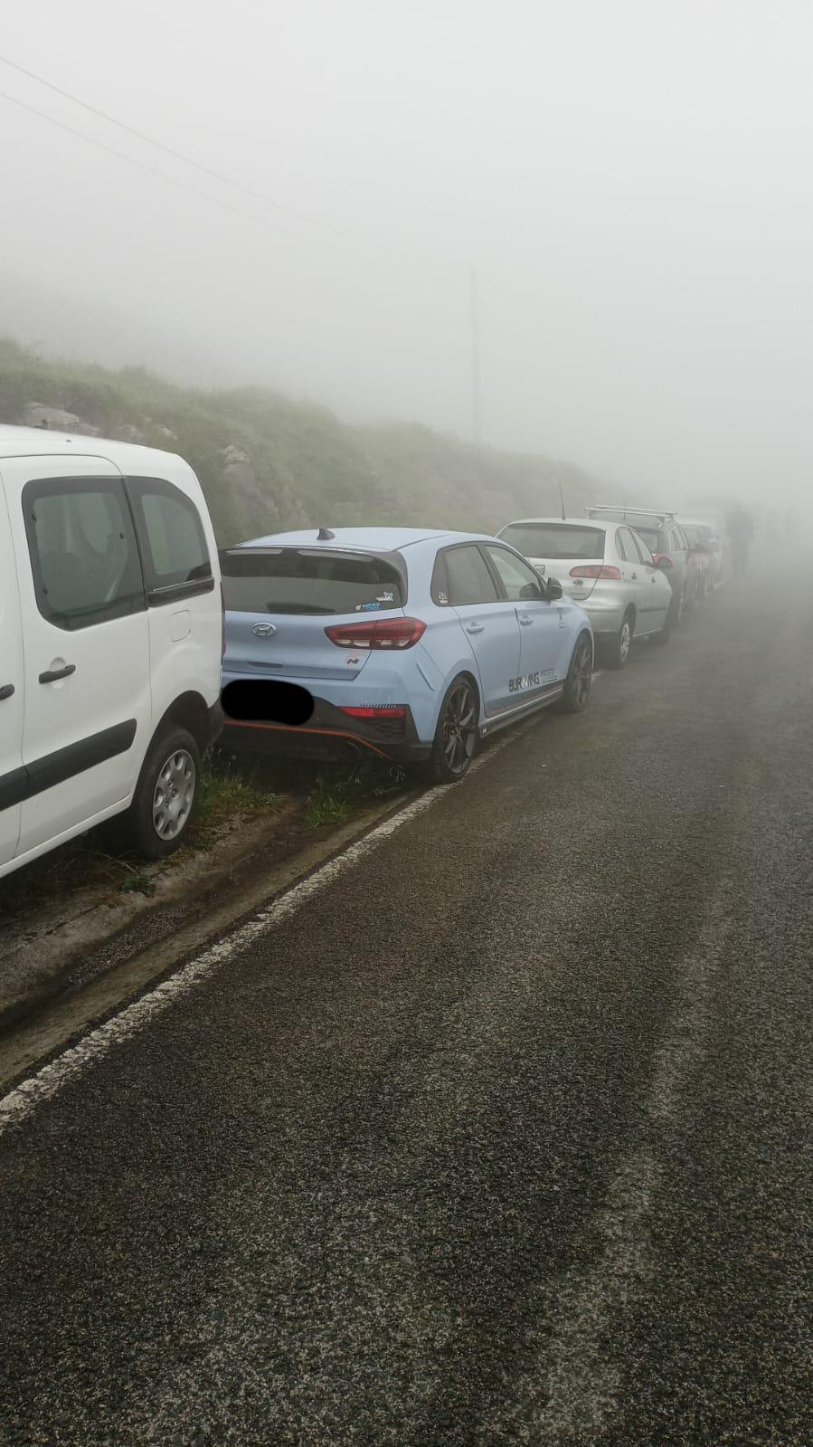 08:22| TC4 Alisas › MUY URGENTE, necesitamos retirar los siguientes coches que están mal aparcados, rogamos a los dueños que los muevan a un sitio donde no molesten. ¡Muchas gracias!