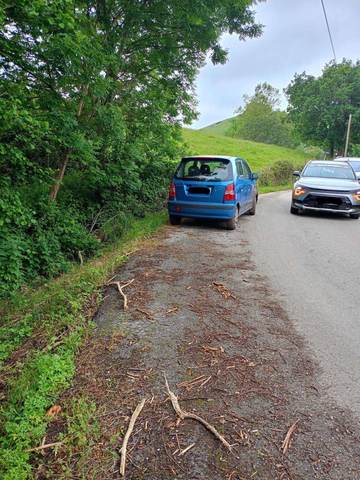 12:37 | TC8 Hermosa › URGENTE, necesitamos que el dueño de este coche lo aparque en otro lugar. Colabora con nosotros, muchas gracias. 12:37 | TC8 Hermosa › URGENTE, necesitamos que el dueño de este coche lo aparque en otro lugar. Colabora con nosotros, muchas gracias.