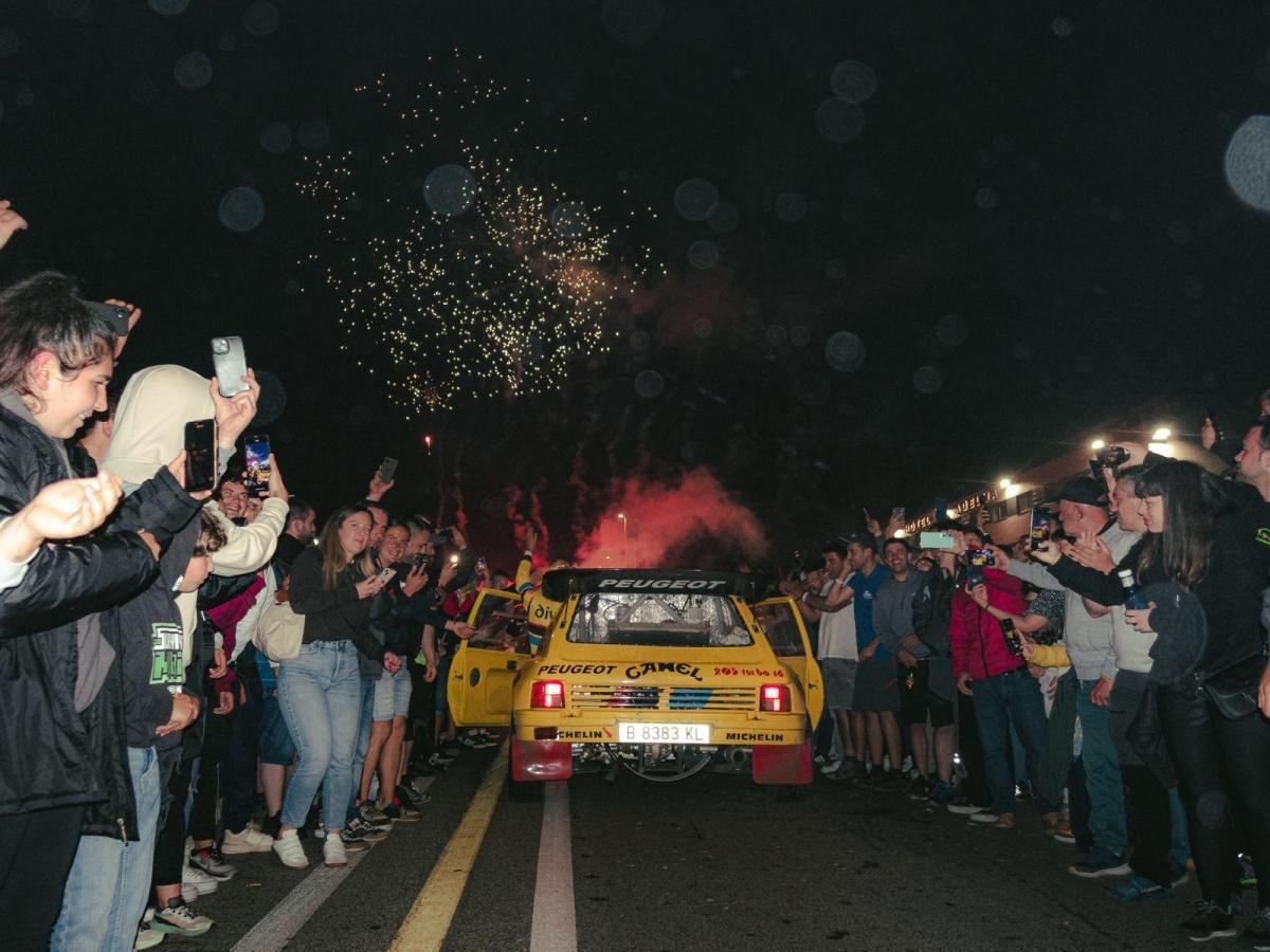 Gran Final del Rallye Festival Hoznayo 2025 con el pasillo humano Gran Final del Rallye Festival Hoznayo 2025 con el pasillo humano