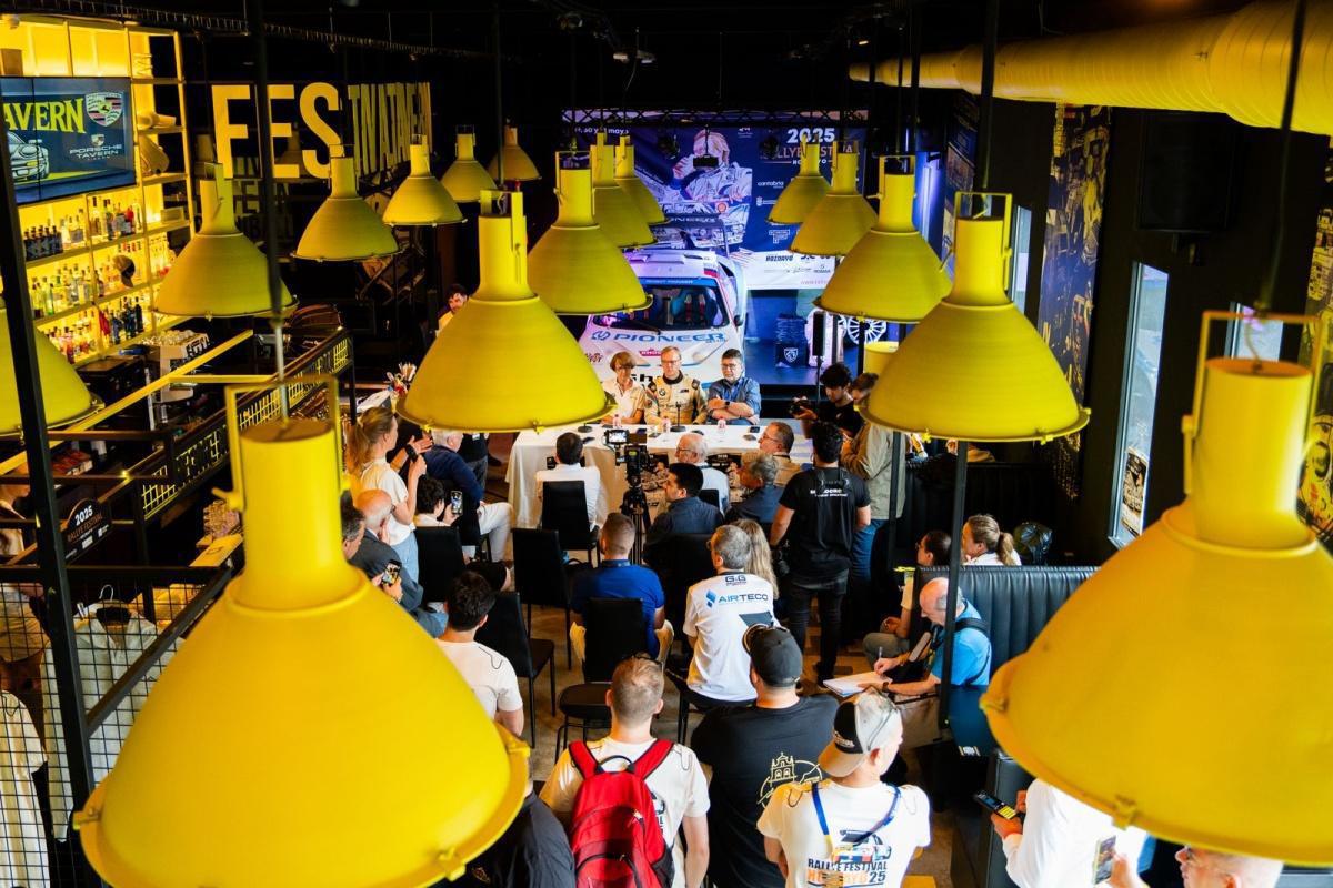 Festival Tavern, parte de la esencia del Rallye Festival Hoznayo Festival Tavern, parte de la esencia del Rallye Festival Hoznayo