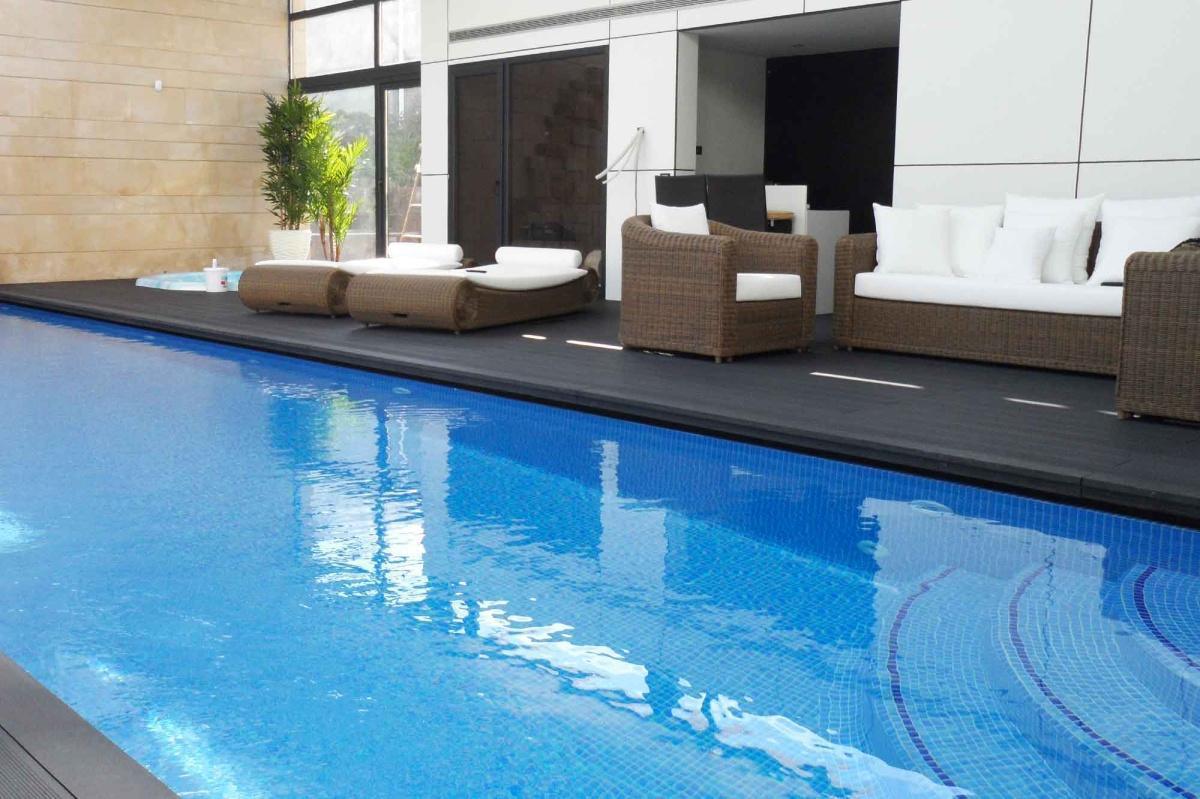 Piscinas José Ángel Cruz renueva compromiso con el RFH 2026