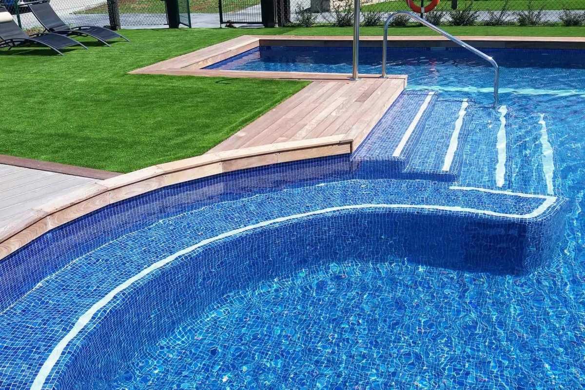 Piscinas José Ángel Cruz renueva compromiso con el RFH 2026