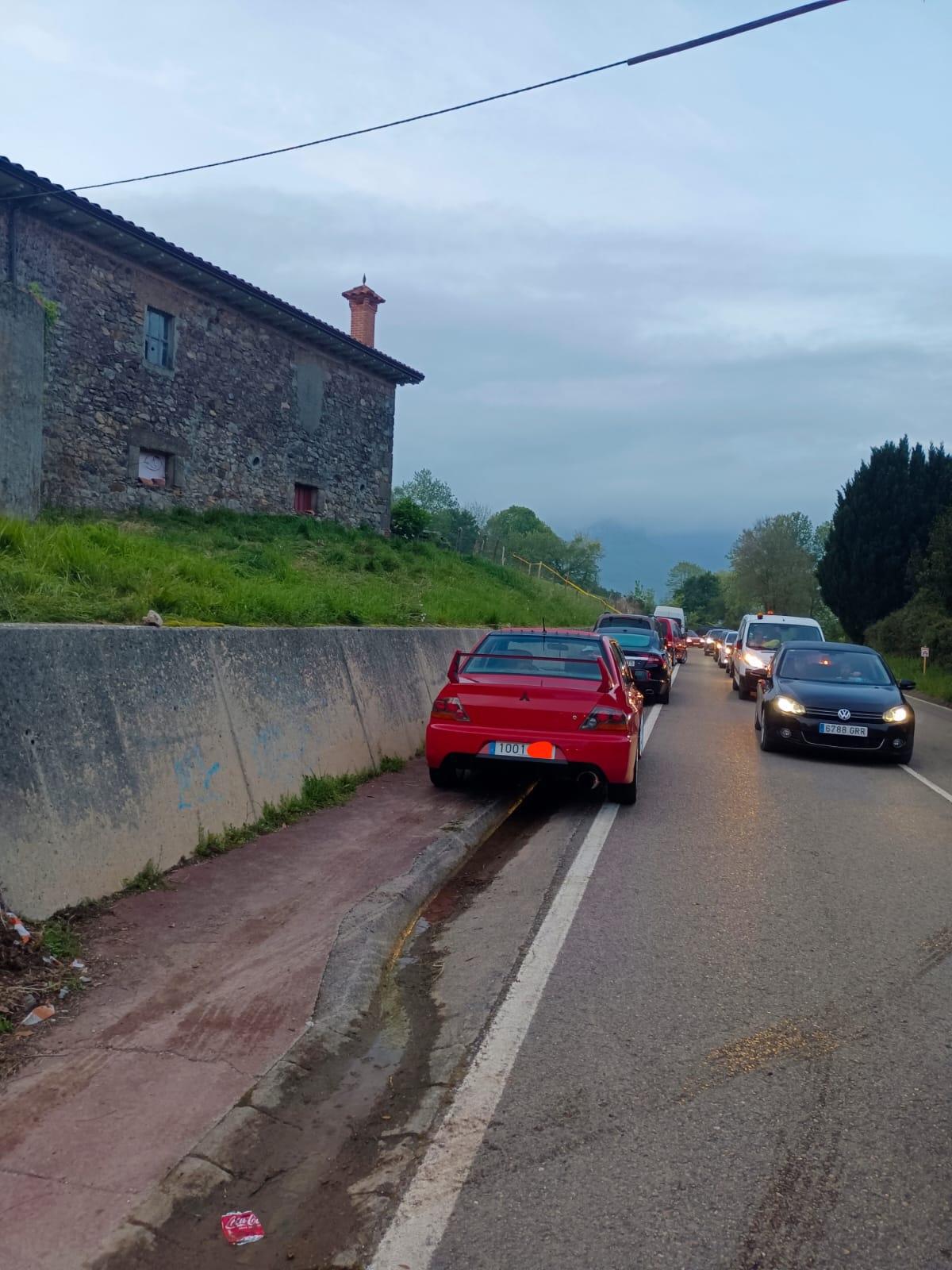 08:20 | TC6 Hermosa › URGENTE, necesitamos que los dueños de estos coches los aparquen en otro lugar. Colabora con nosotros, muchas gracias.