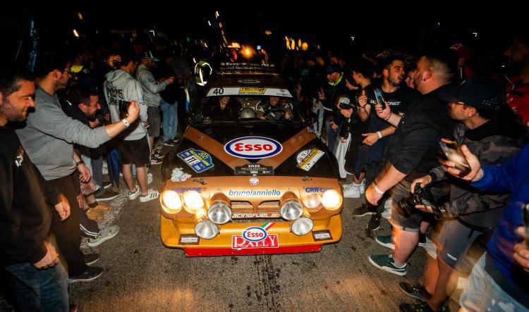 Gran Final del Rallye Festival Hoznayo 2025 con el pasillo humano