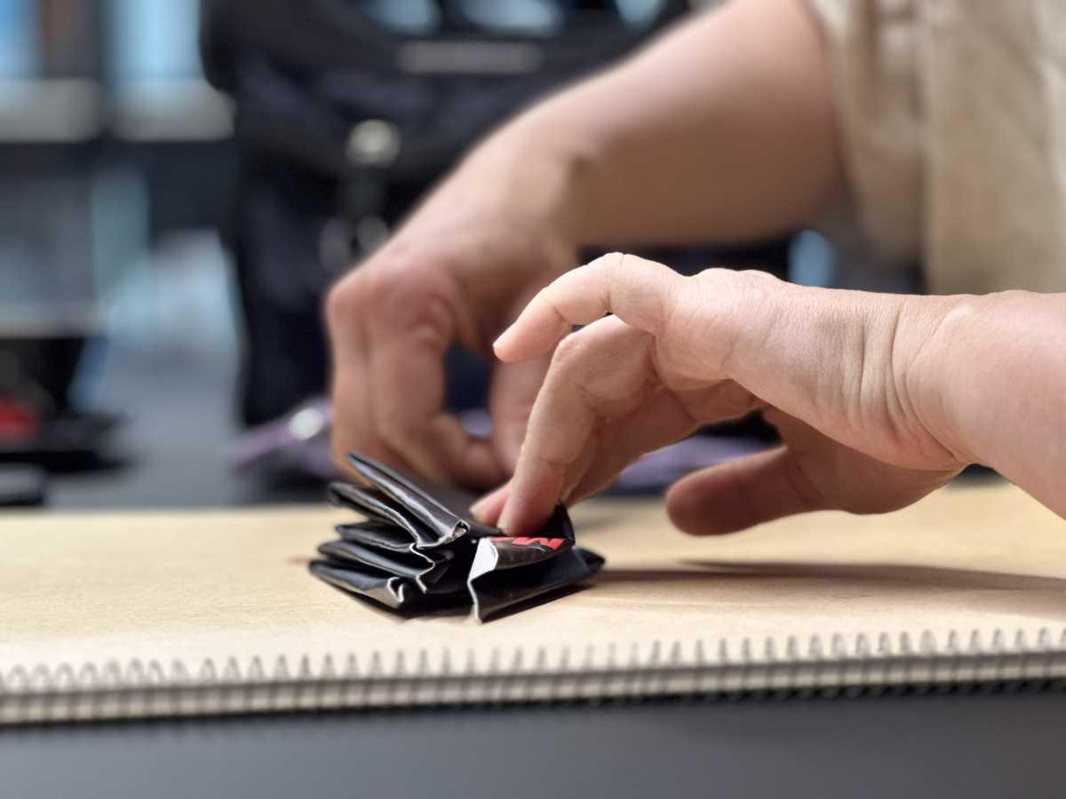 ReMatter-ReMaflex: when paper becomes light, shape, and identity