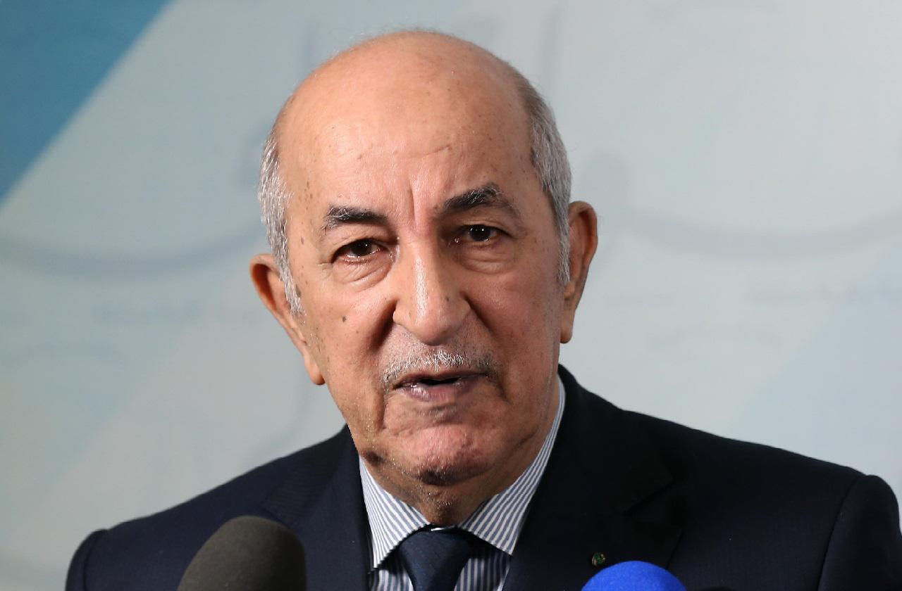 الرئيس الجزائري يوجه رسالة مصورة إلى الشعب عبر تويتر