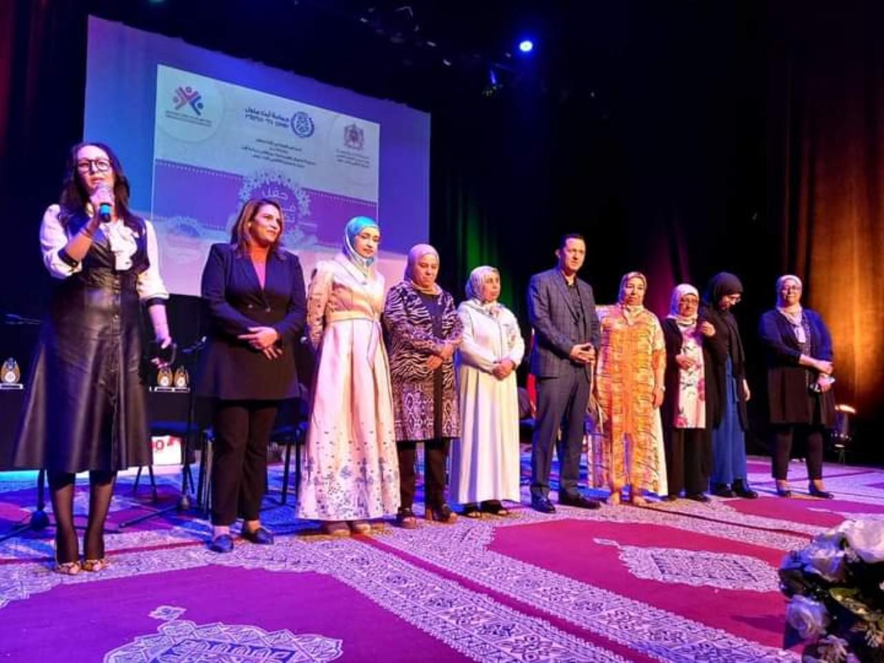 المركز الثقافي لأيت ملول يحتفي بالمرأة