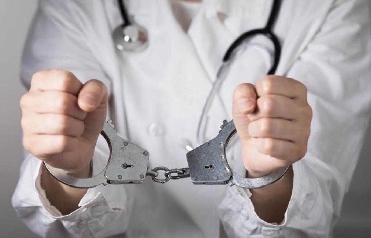 محكمة الحسيمة تؤجل النطق في قضية ما يعرف ب"الطبيب المرتشي"