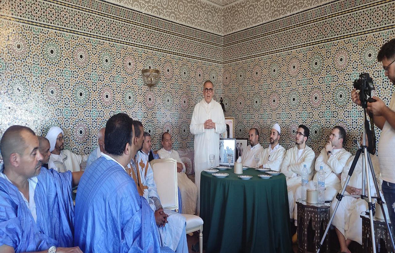 انطلاق زيارة صلة الرحم لوفد الأقاليم الجنوبية مع أبناء عمومتهم بضريح عبد السلام ابن مشيش