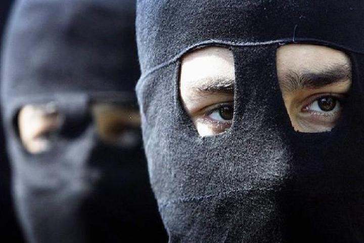 العرائش: عصابة ملثمين تهاجم عون سلطة وتسطو على سيارته