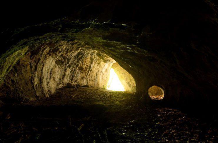 FLINT TOOLS FOUND IN TUNEL WIELKI CAVE HAVE BEEN DATED TO HALF A MILLION YEARS AGO FLINT TOOLS FOUND IN TUNEL WIELKI CAVE HAVE BEEN DATED TO HALF A MILLION YEARS AGO