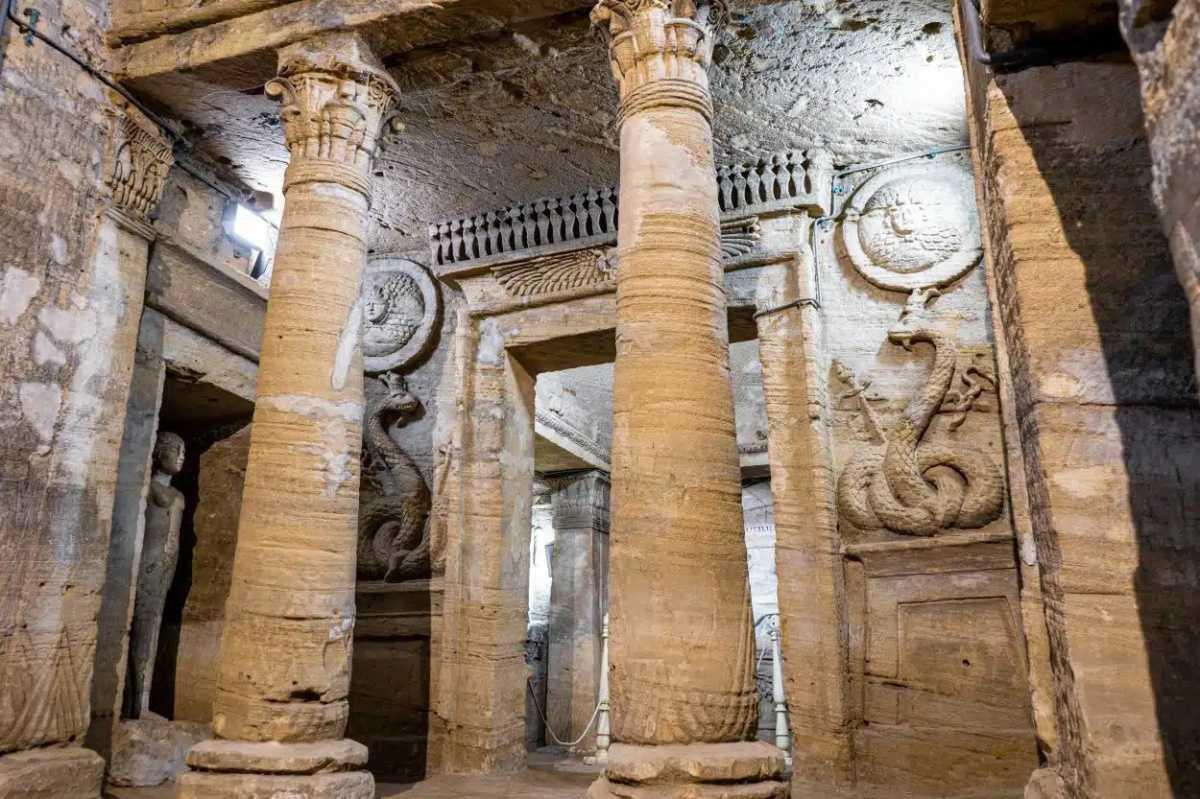 Kom El Shoqafa Catacombs – the Theatre of the Dead