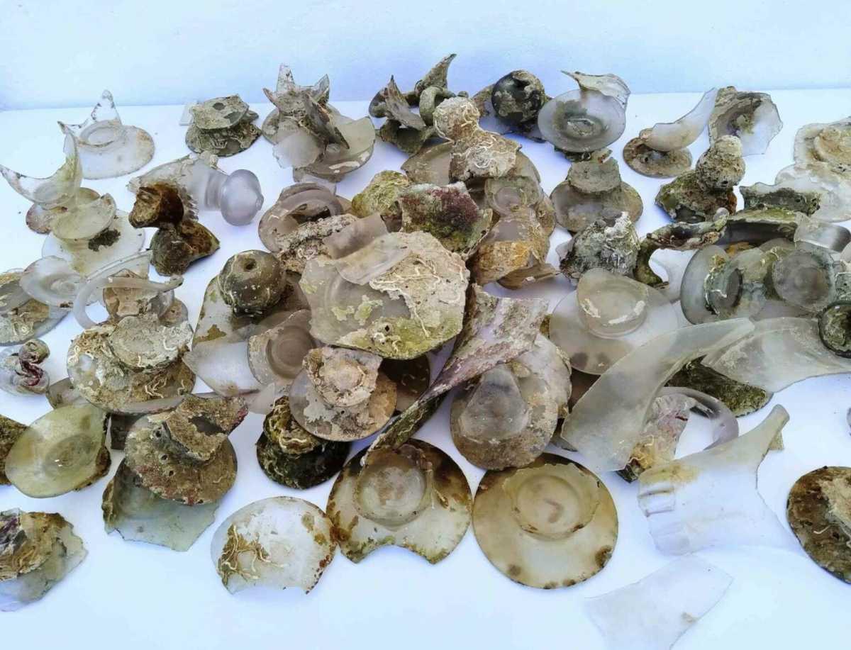 Underwater archaeologists find 112 glassware objects off Bulgaria’s coast Underwater archaeologists find 112 glassware objects off Bulgaria’s coast
