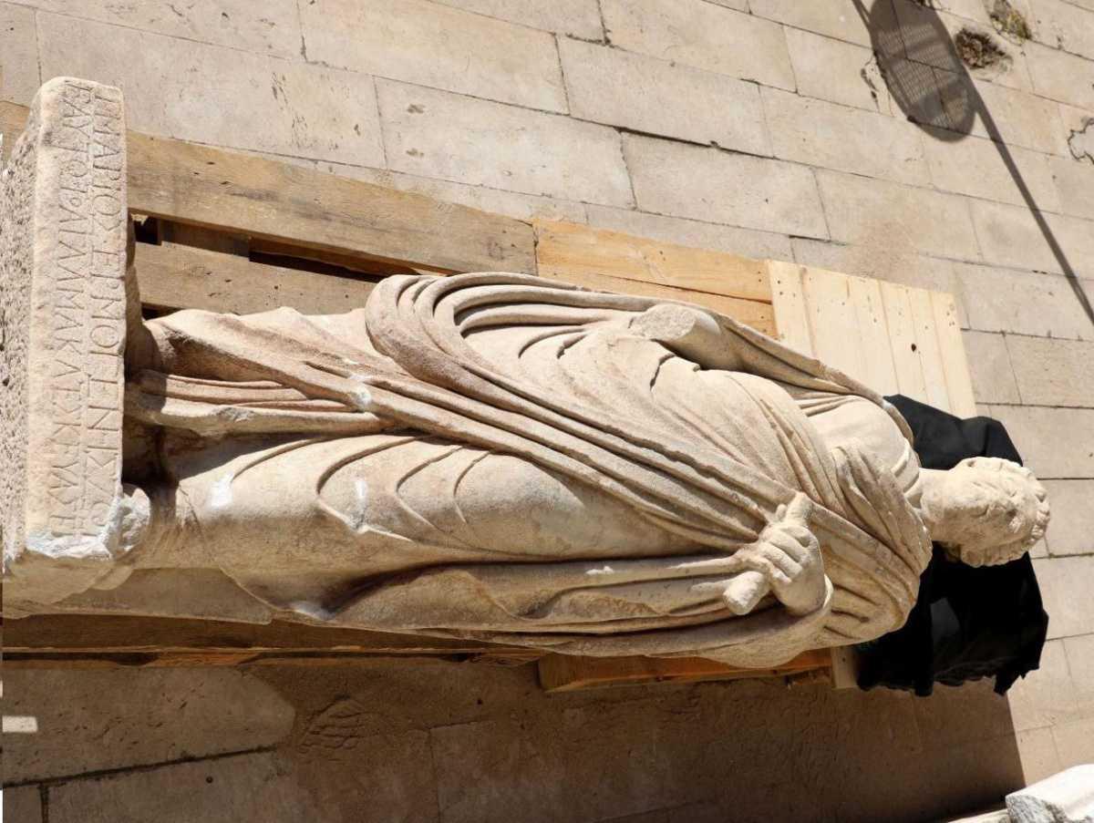 Roman statue discovered during construction works in Varna Roman statue discovered during construction works in Varna