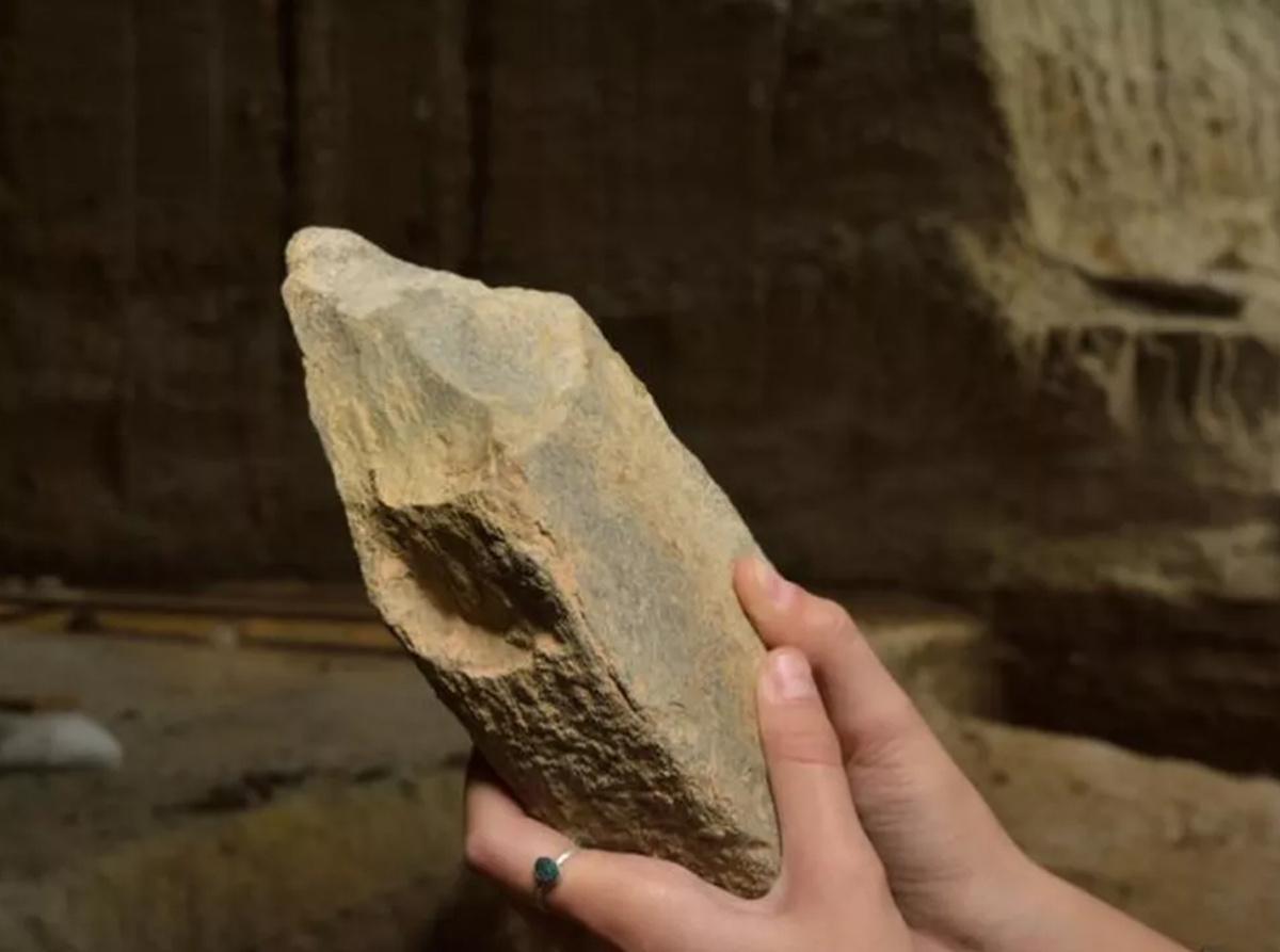 Archaeologists identify a technological milestone in human evolution Archaeologists identify a technological milestone in human evolution