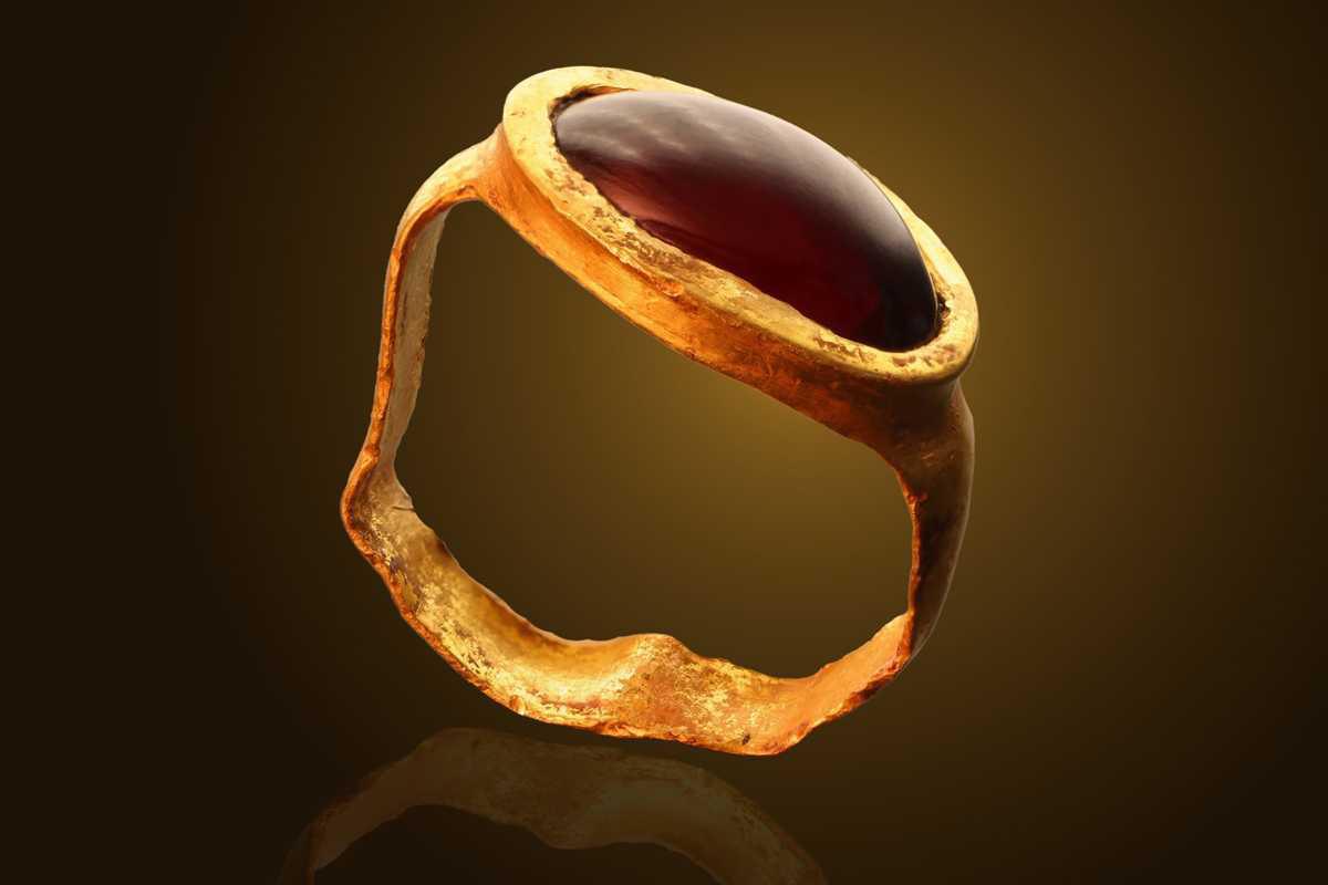 Gold ring from Second Temple period discovered in Jerusalem’s City of David