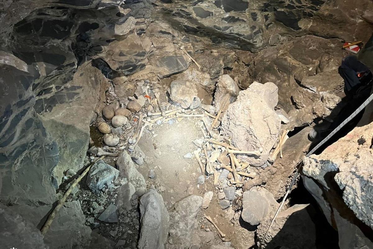 Ancient mortuary cave found hidden within desert mountains