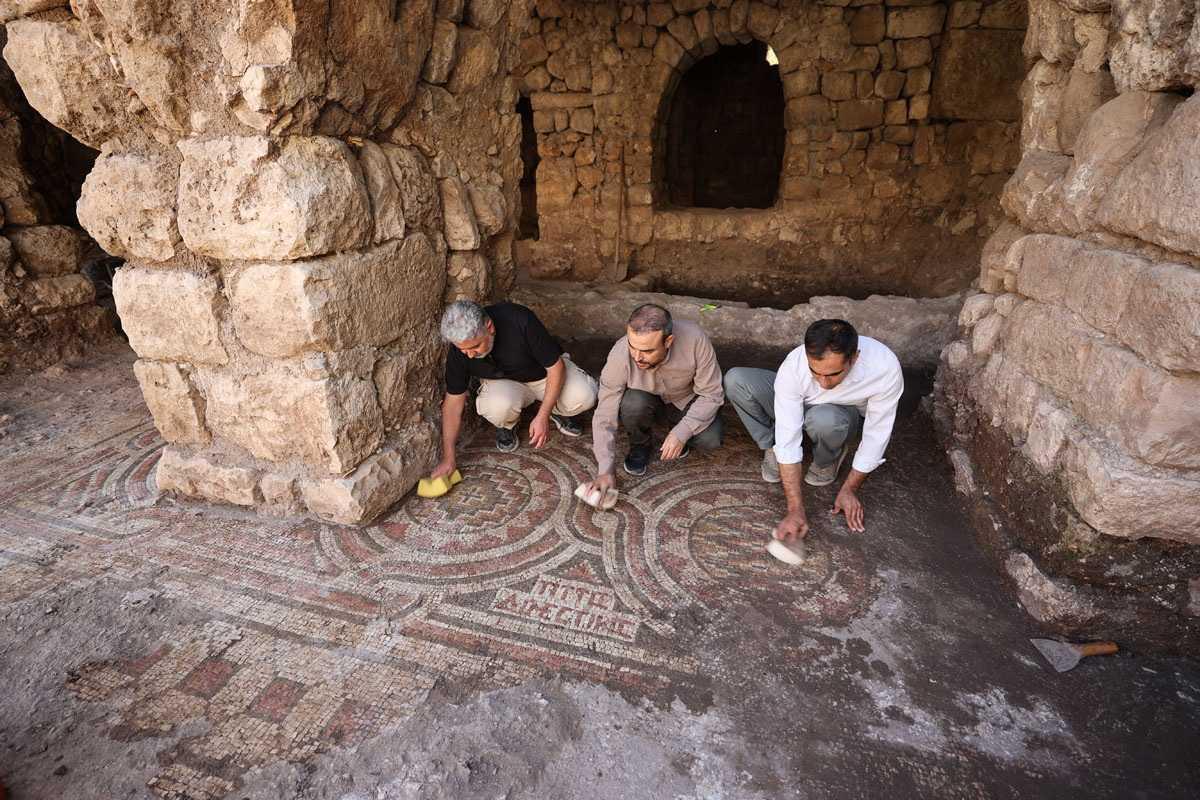 Byzantine-Era mosaic discovered in Midyat Byzantine-Era mosaic discovered in Midyat