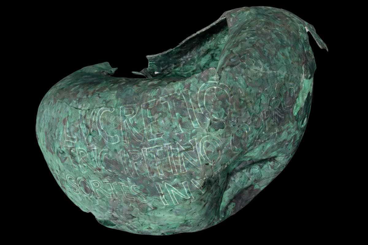 Archaeologists find a rare sitella in Cartagena Archaeologists find a rare sitella in Cartagena