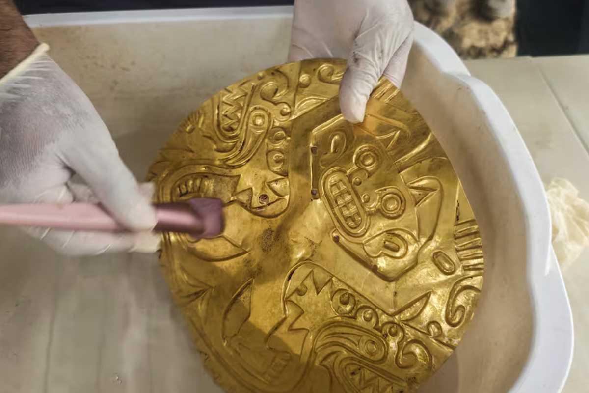 Elite tomb laden with gold funerary objects found at El Caño Elite tomb laden with gold funerary objects found at El Caño