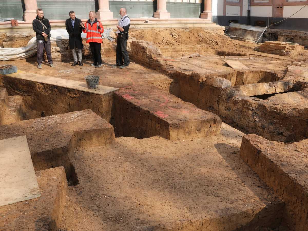 Early Roman camp found beneath Bolongaro Palace Early Roman camp found beneath Bolongaro Palace