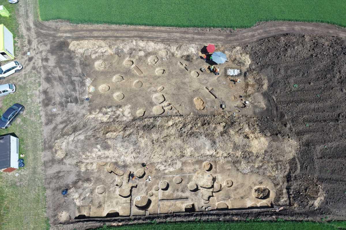 Major archaeological finds discovered along route of Czech rail line