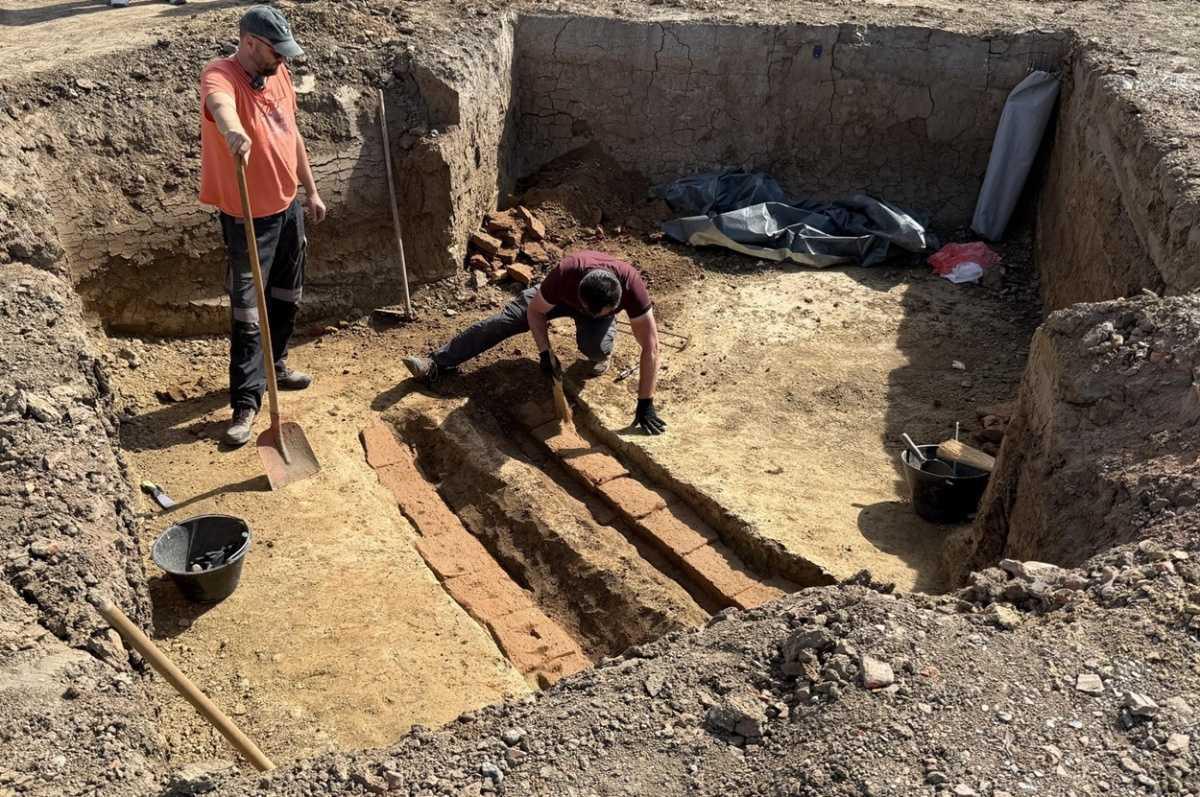 Archaeologists discover rare, well-preserved Roman grave