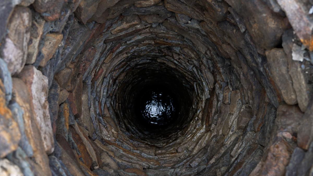 Archaeologists use drone to survey inside medieval well at Sheffield Castle