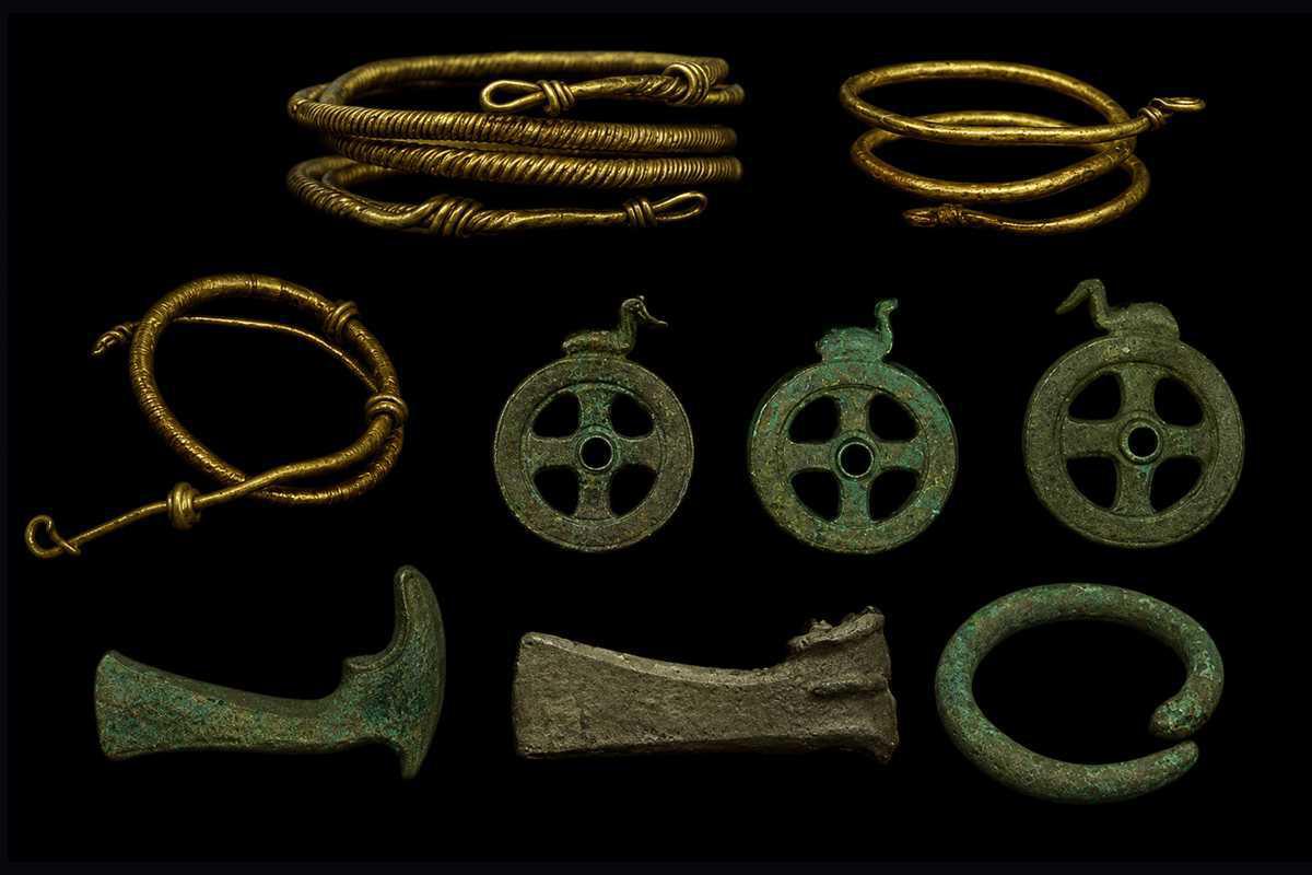 Gold treasure discovered in Romania challenges Bronze Age timeline