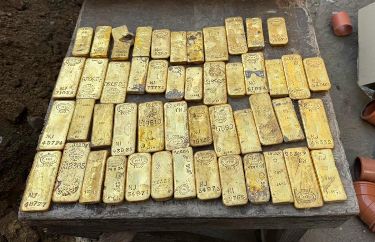 Workers discover gold fortune hidden behind brewery wall Workers discover gold fortune hidden behind brewery wall