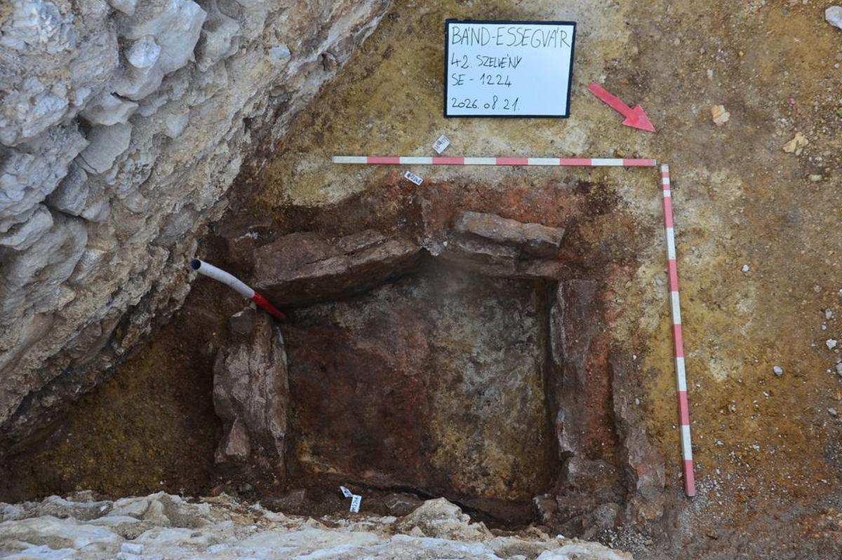 Mysterious heat-scarred shaft discovered at Hungarian castle