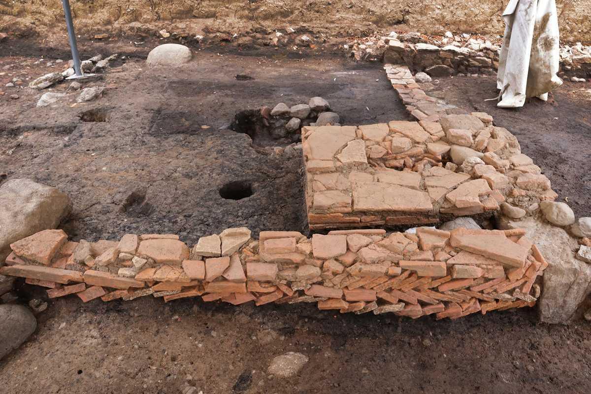 Archaeologists discover lost Roman settlement with evidence of mysterious fire