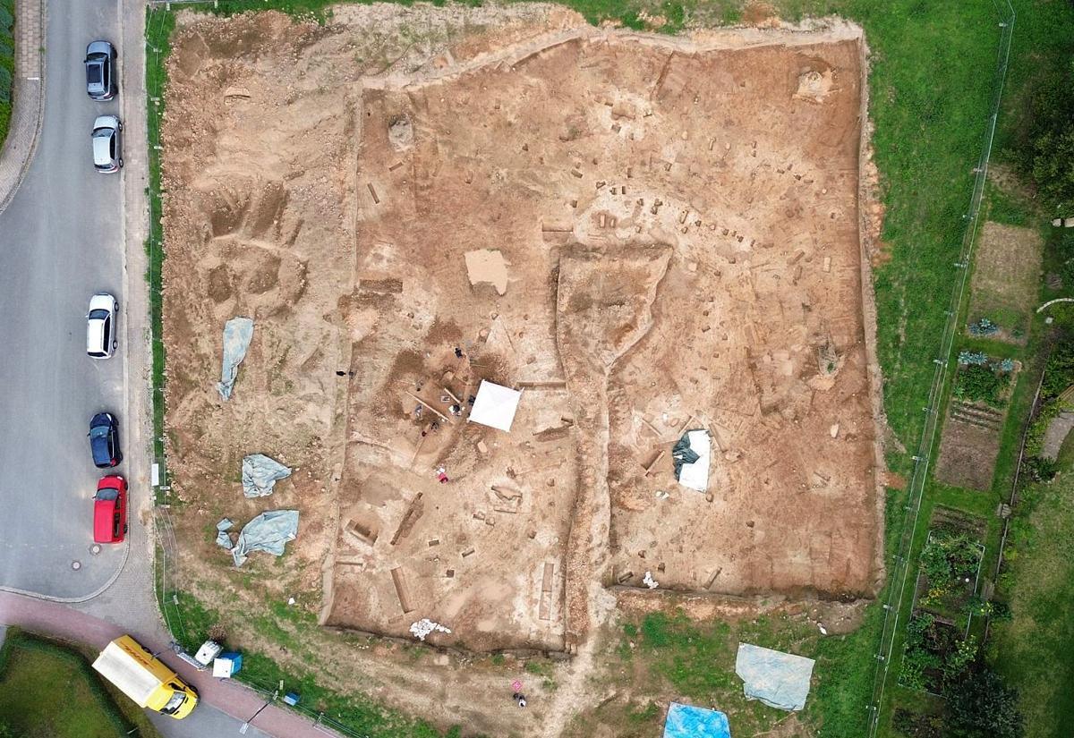 2,000-year-old Iron Age farmstead discovered in Germany 2,000-year-old Iron Age farmstead discovered in Germany