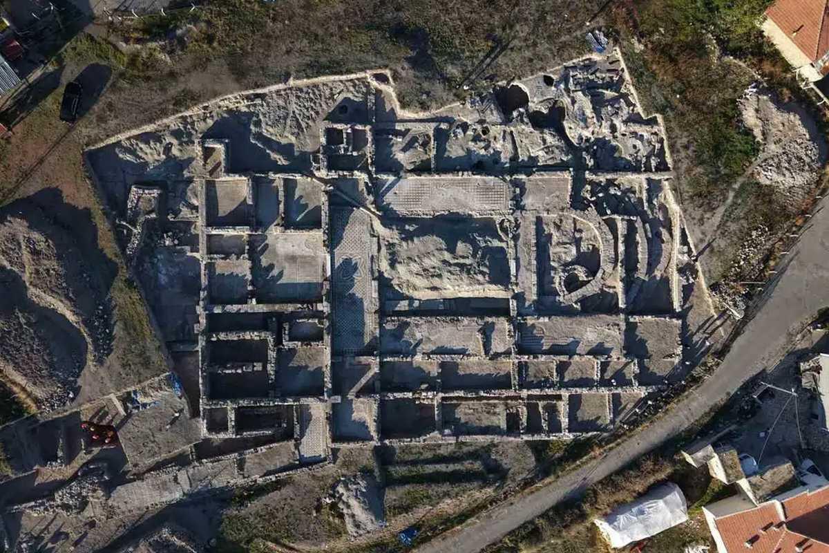 New discoveries at the largest known mosaic structure in Central Anatolia New discoveries at the largest known mosaic structure in Central Anatolia