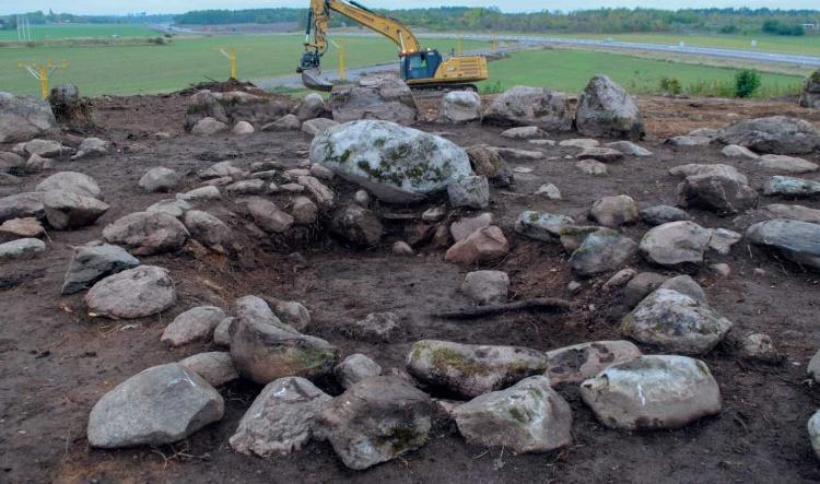 Archaeologists discover burials from the Iron Age and Viking Era