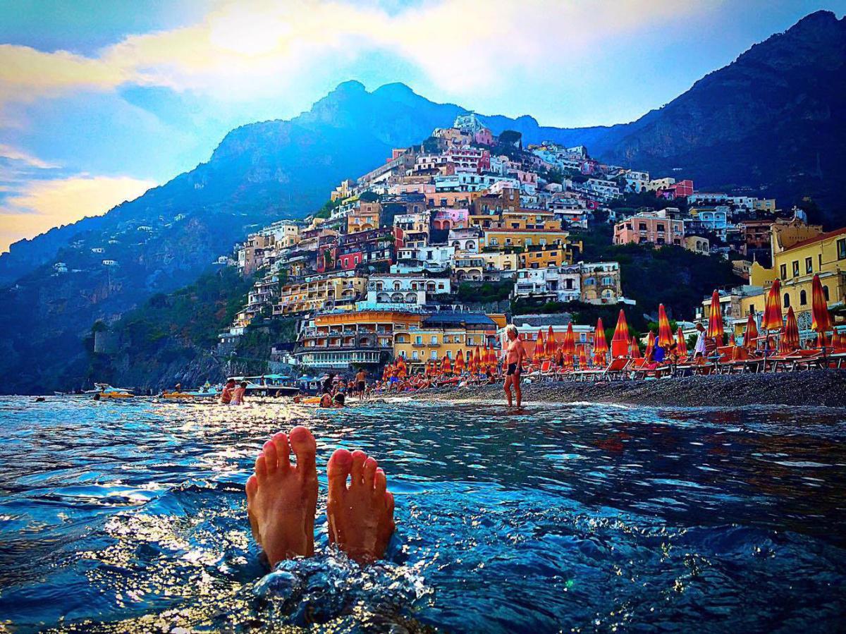 Private Travel Stories 