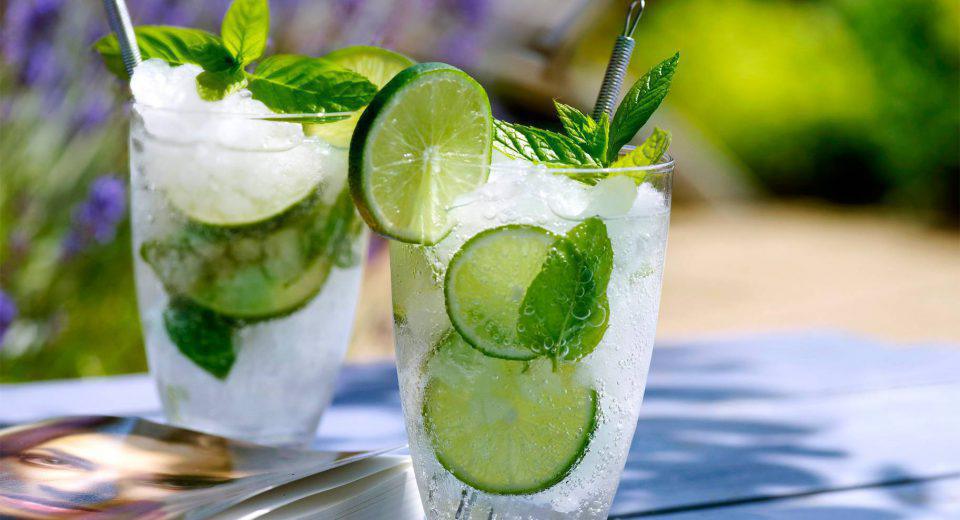 Travel Flash: Cocktails & Dreams 